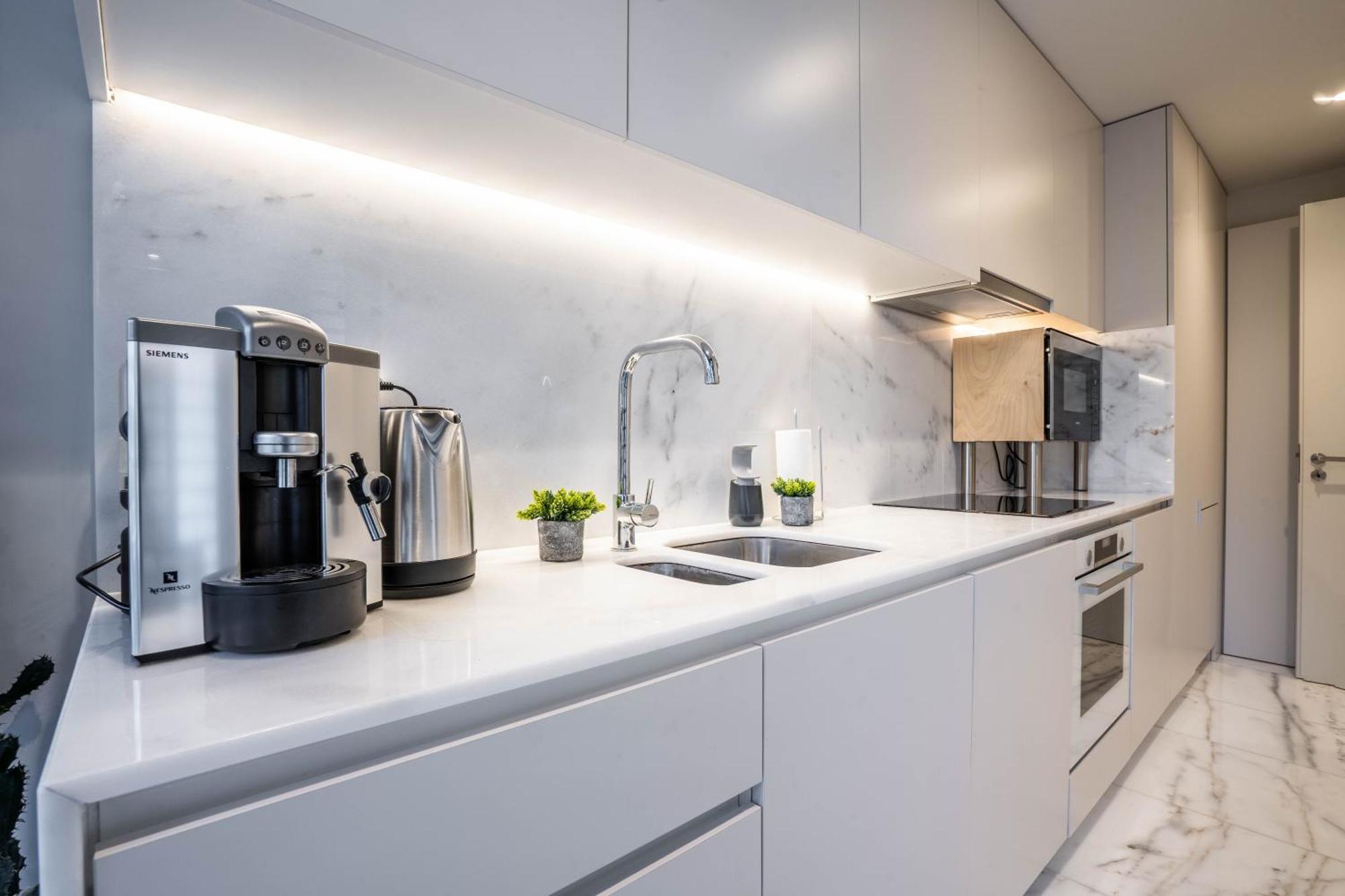 Primrose 1Br Delight W Parking By Lovelystay Порто Екстериор снимка