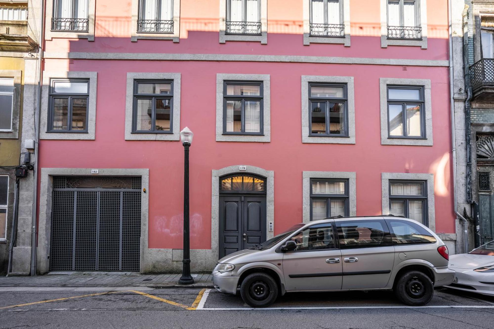 Primrose 1Br Delight W Parking By Lovelystay Порто Екстериор снимка
